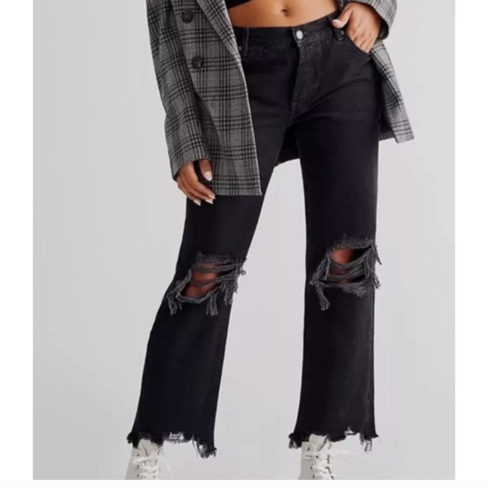 Free People We The Free Black Maggie Cropped Stylish Black Distressed Jeans